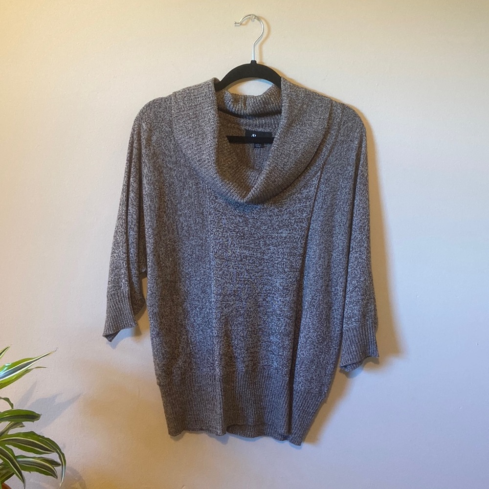 Quarter sleeve Cowl sweater